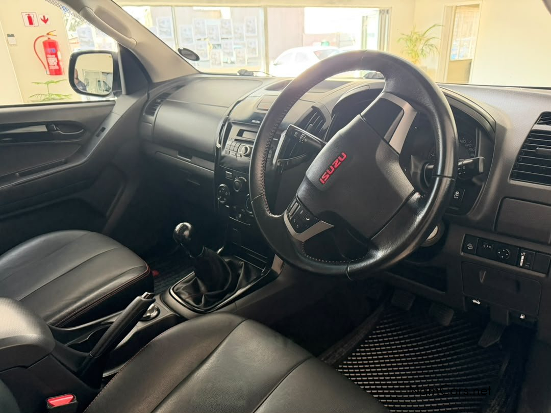 2019 Isuzu D-MAX photo 15