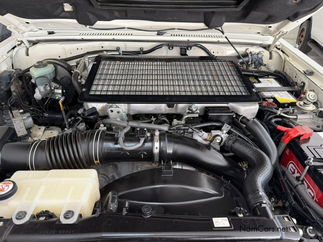 2021 Toyota Land Cruiser photo 15