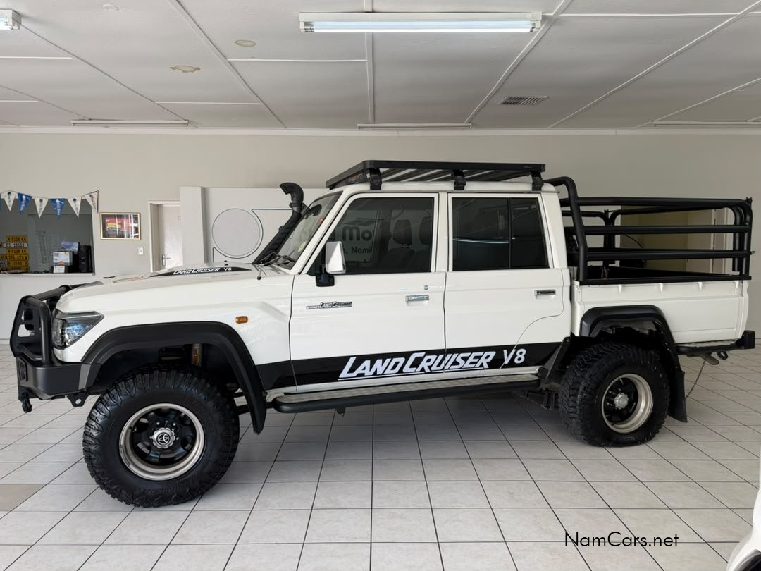 2021 Toyota Land Cruiser photo 2