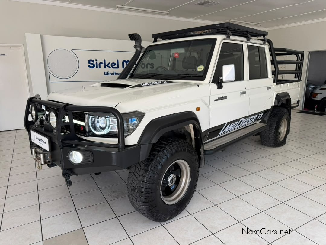 2021 Toyota Land Cruiser photo 3