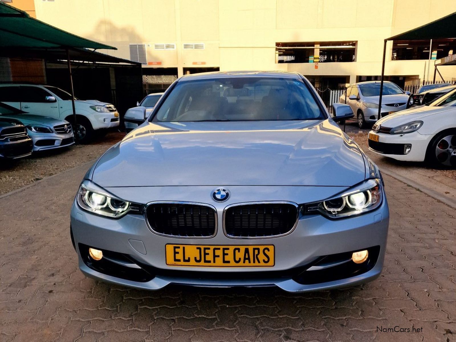 2013 BMW 3 Series photo 2