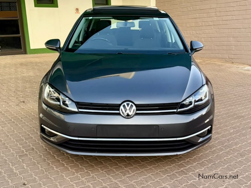 2018 Volkswagen Golf photo 2