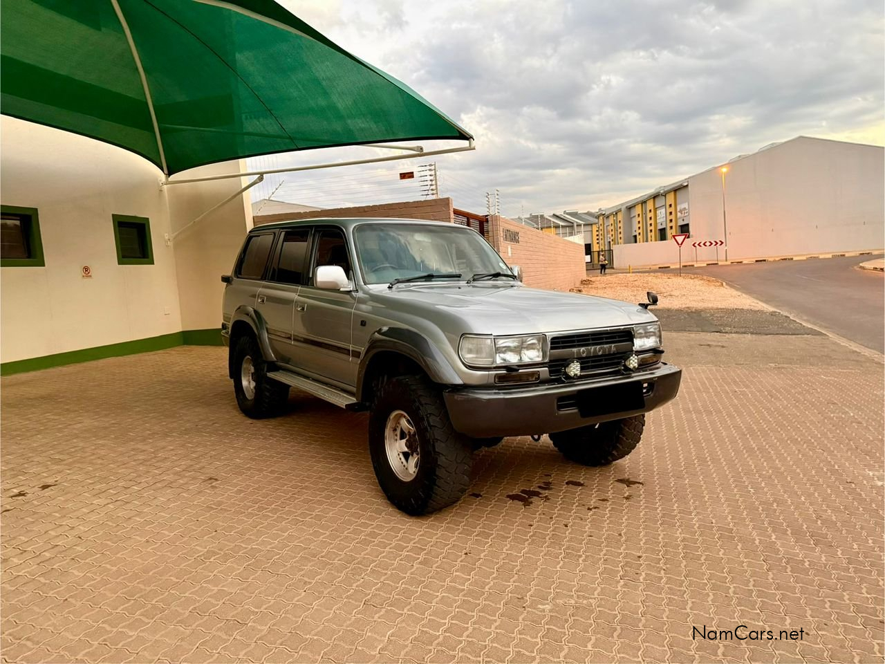 1994 Toyota Land Cruiser photo 2