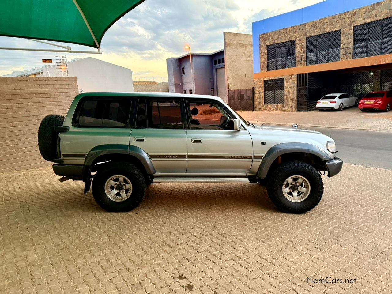 1994 Toyota Land Cruiser photo 3