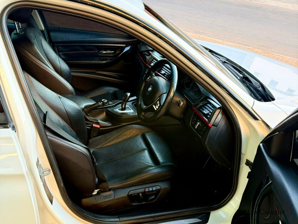 2013 BMW 3 Series photo 5