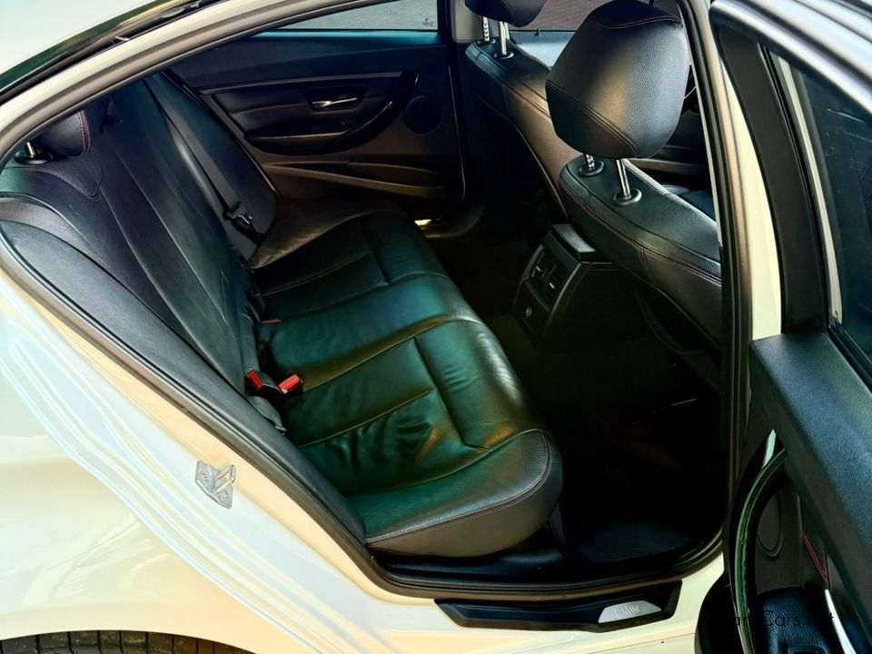 2013 BMW 3 Series photo 8