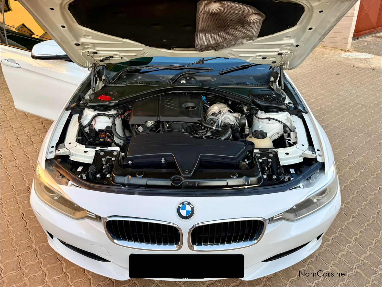 2013 BMW 3 Series photo 9