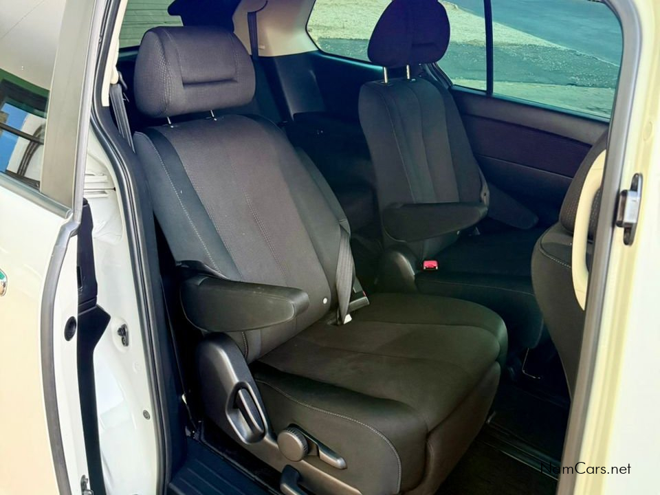2011 Mazda MPV photo 7