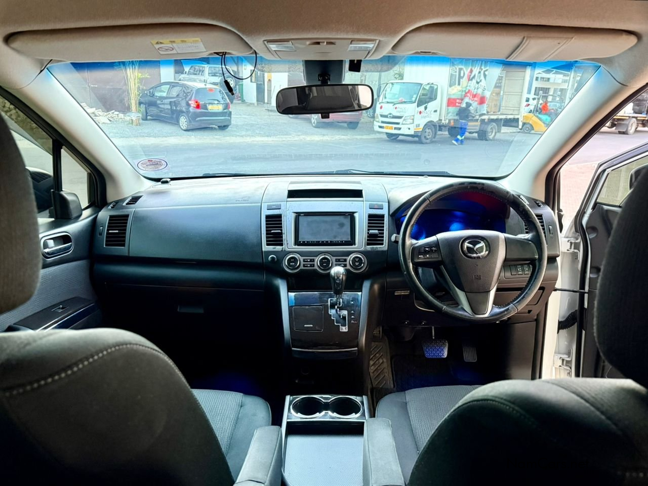 2011 Mazda MPV photo 8