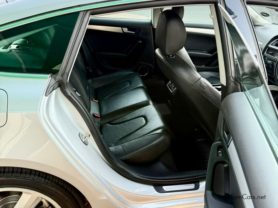 2010 Audi A5 photo 6