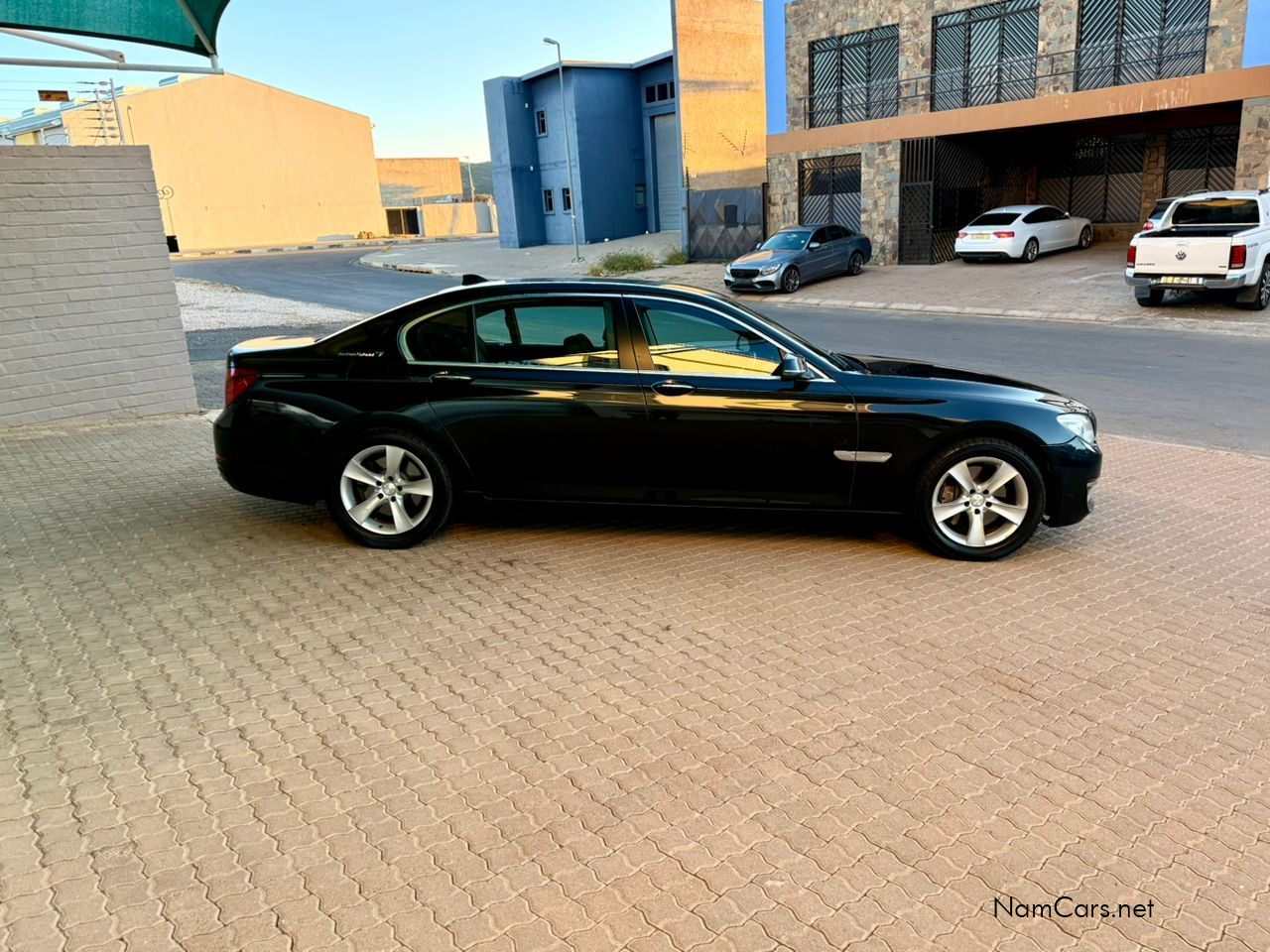 2013 BMW 7 Series photo 2