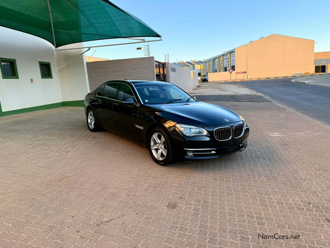 2013 BMW 7 Series photo 4