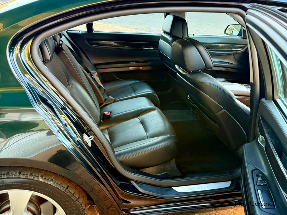 2013 BMW 7 Series photo 9