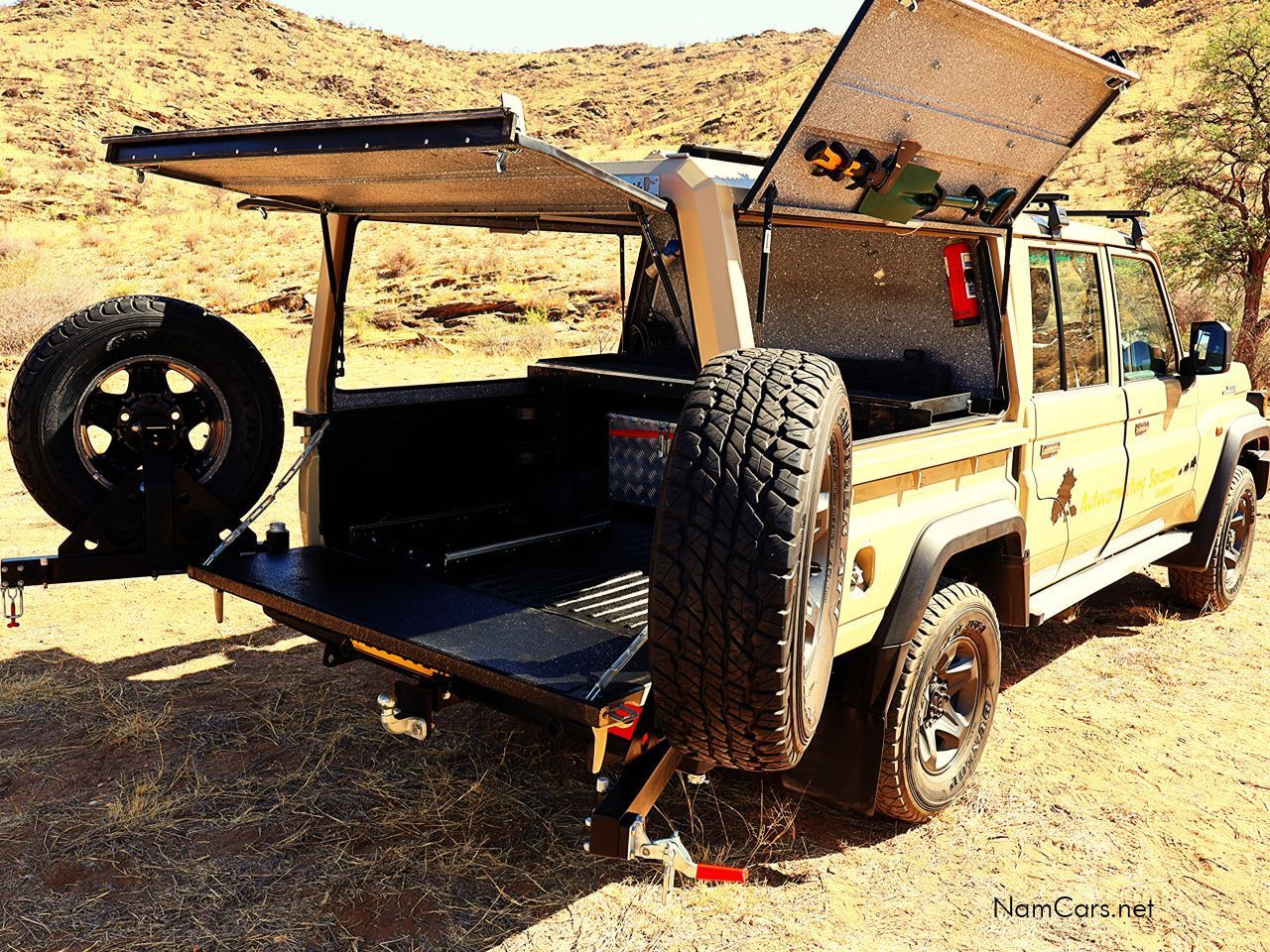 2024 Toyota Land Cruiser 2.8 4x4 (Can be Brown or White) photo 2