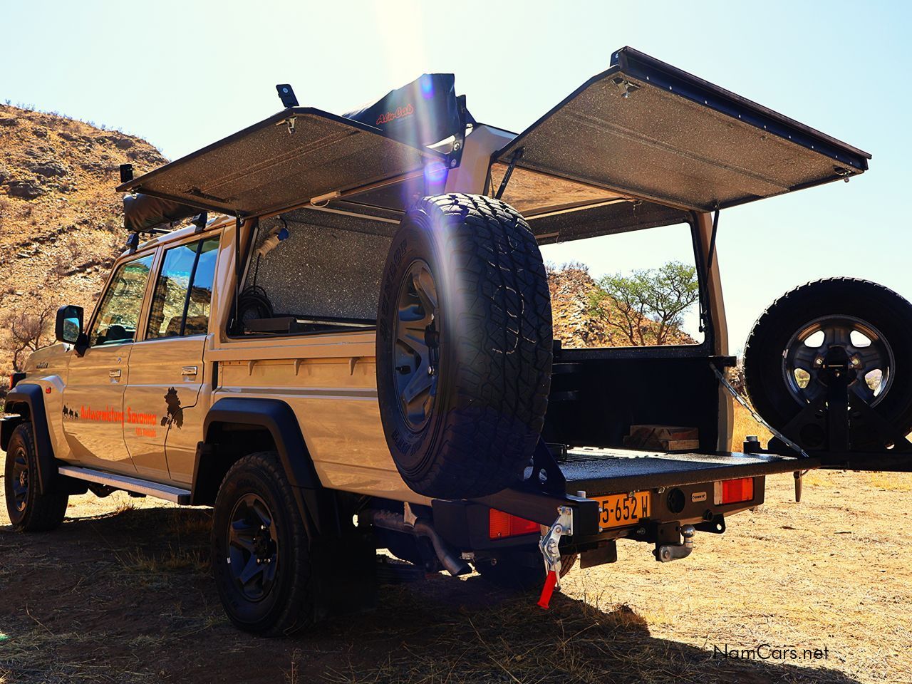 2024 Toyota Land Cruiser 2.8 4x4 (Can be Brown or White) photo 3