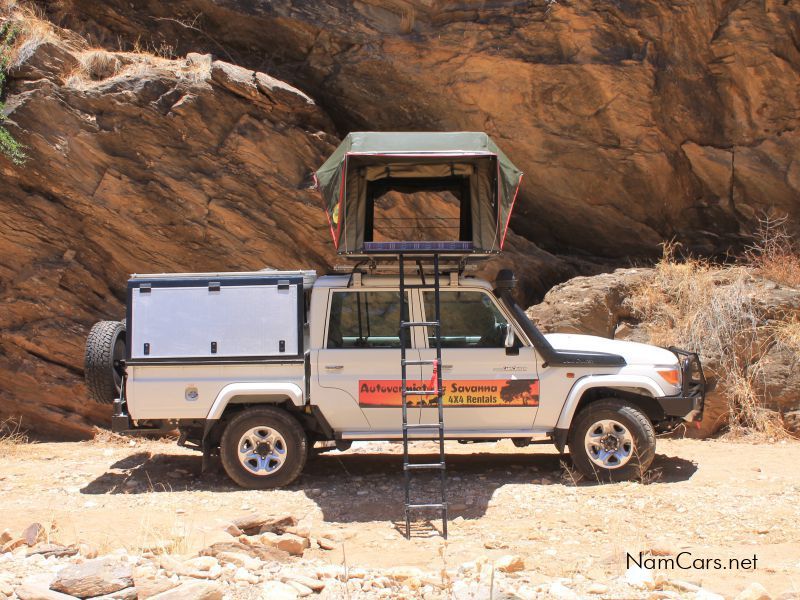 2018 Toyota Landcruiser  Double Cab 4.5 V8 or straight 6 4.2 photo 3