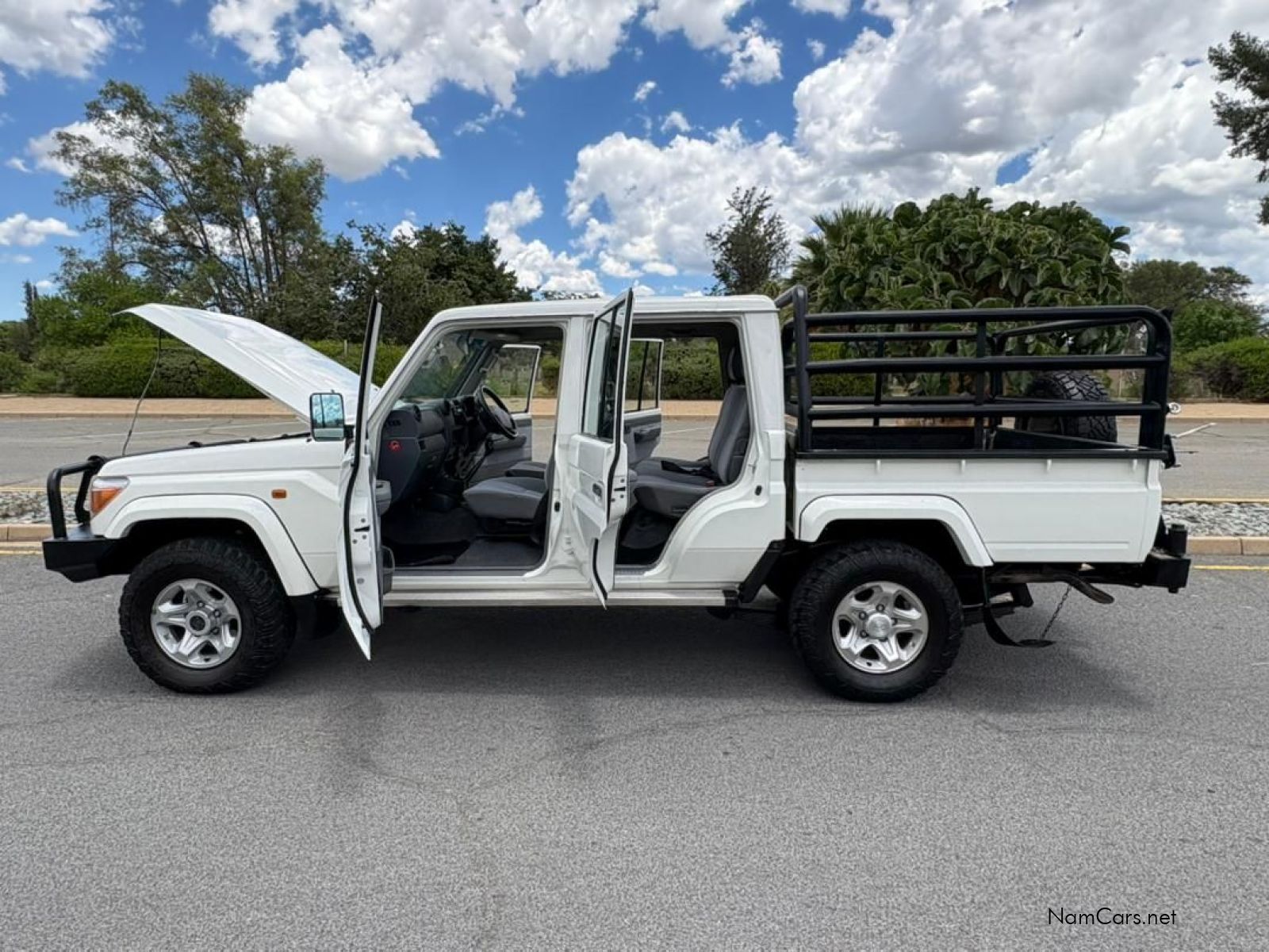 2018 Toyota Land Cruiser photo 5