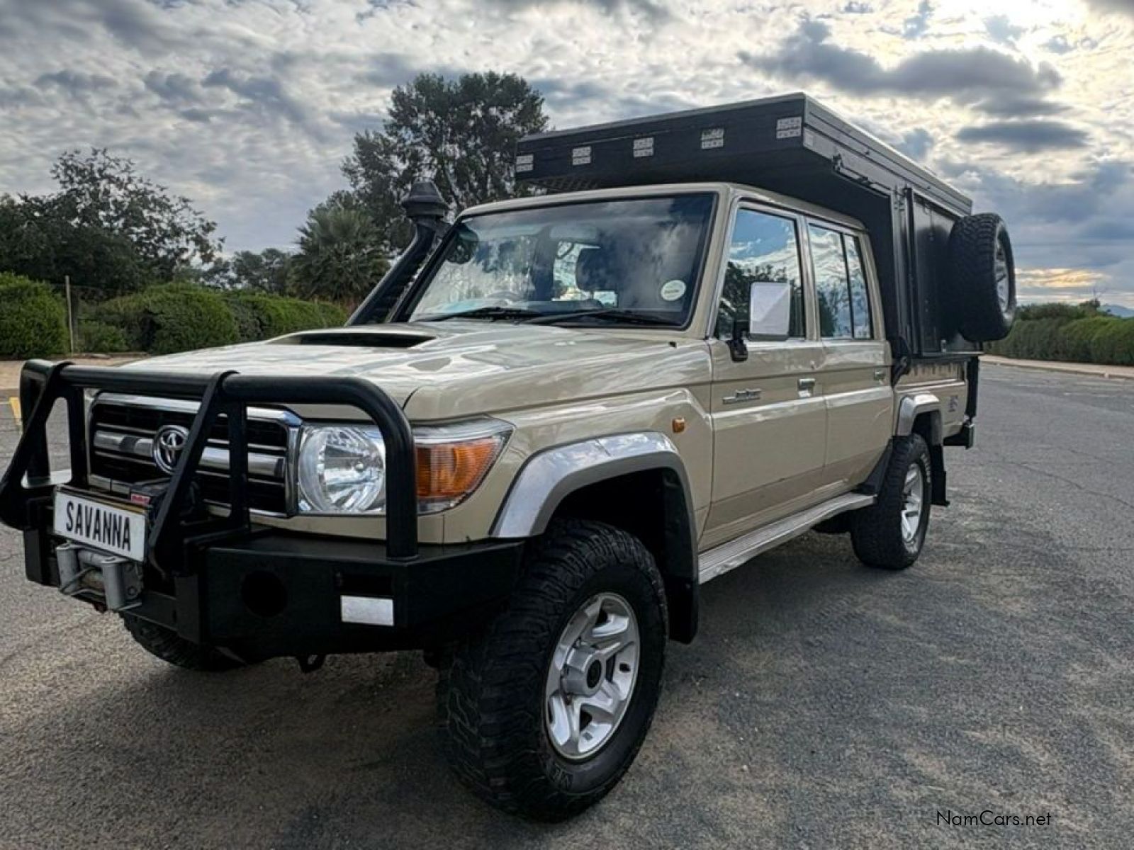 2018 Toyota Land Cruiser photo 15
