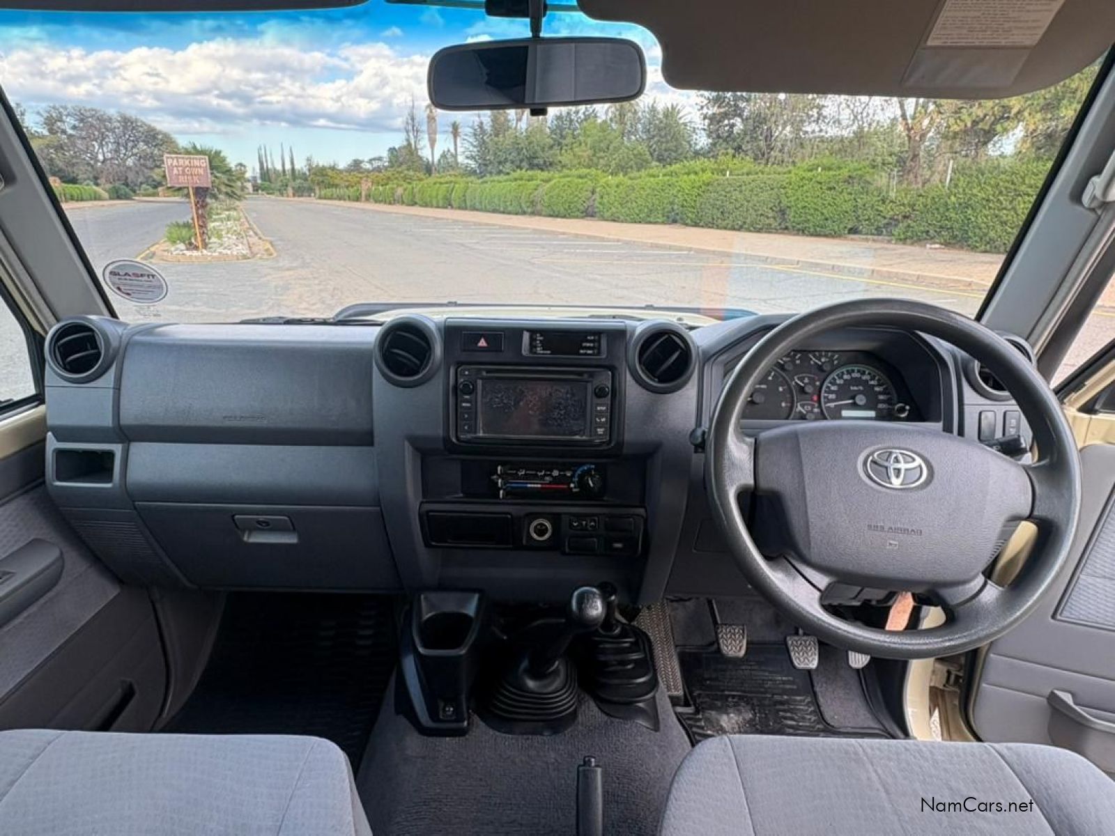 2018 Toyota Land Cruiser photo 8