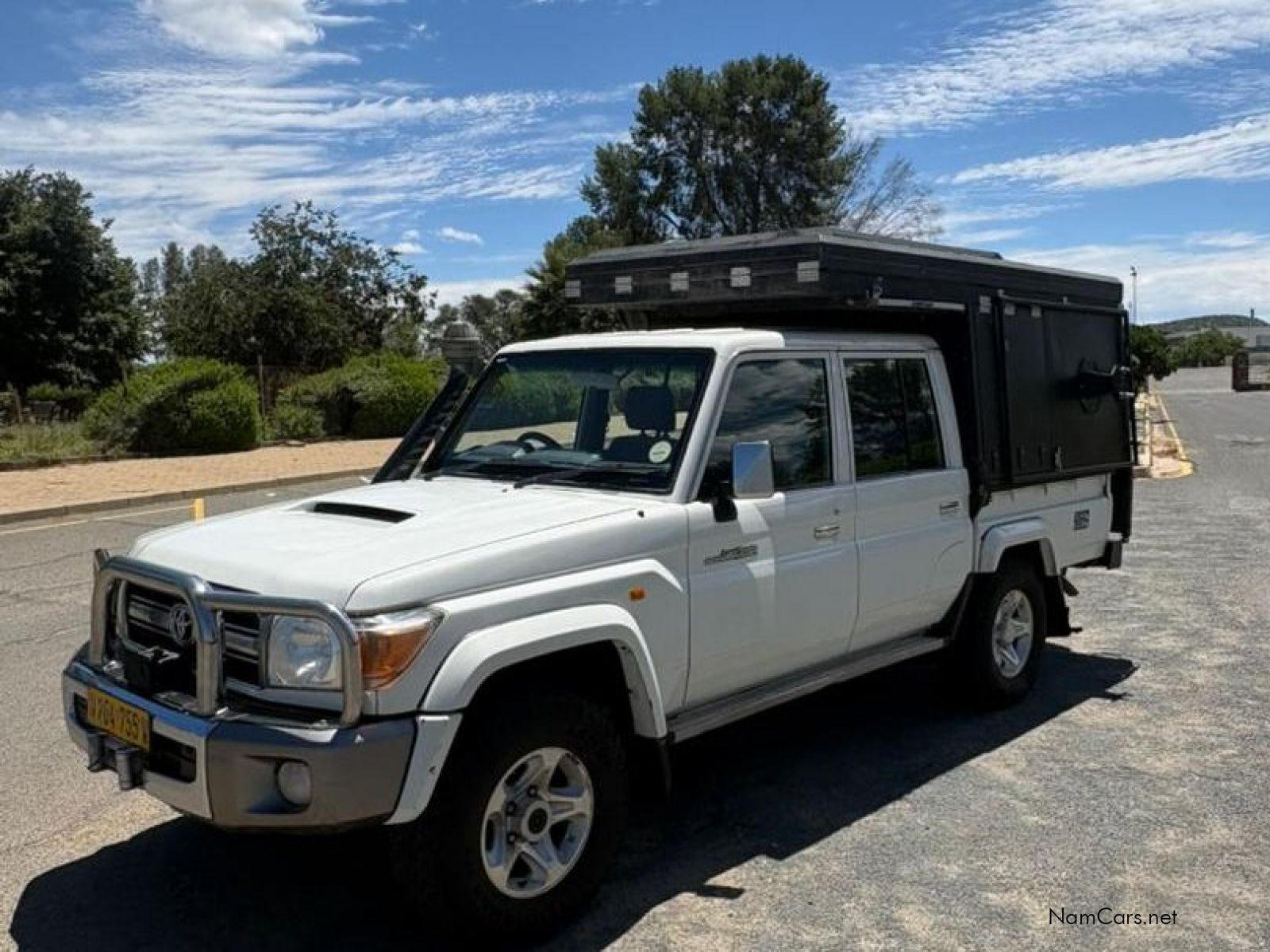 2018 Toyota Land Cruiser photo 13