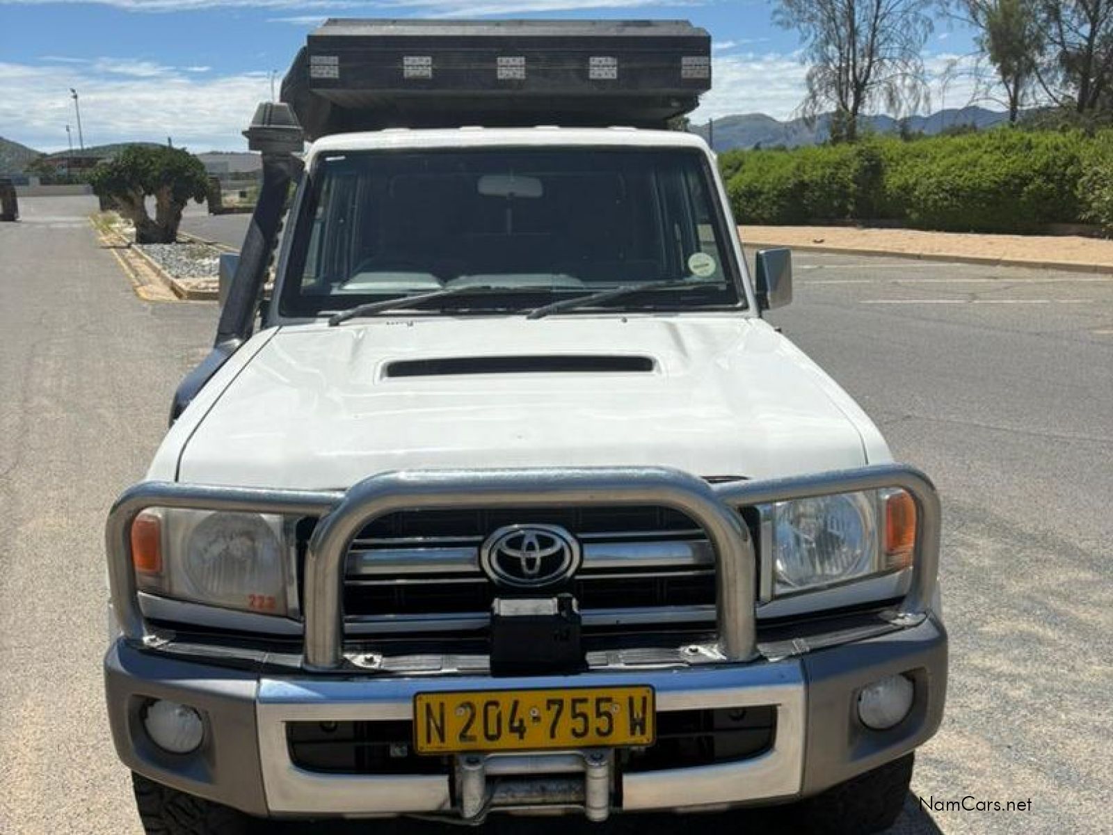 2018 Toyota Land Cruiser photo 14