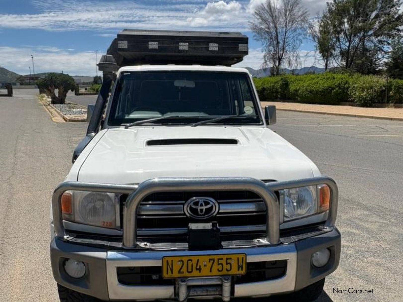 2018 Toyota Land Cruiser photo 16