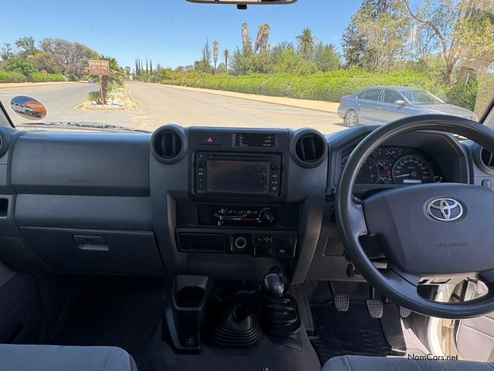 2018 Toyota Land Cruiser photo 19