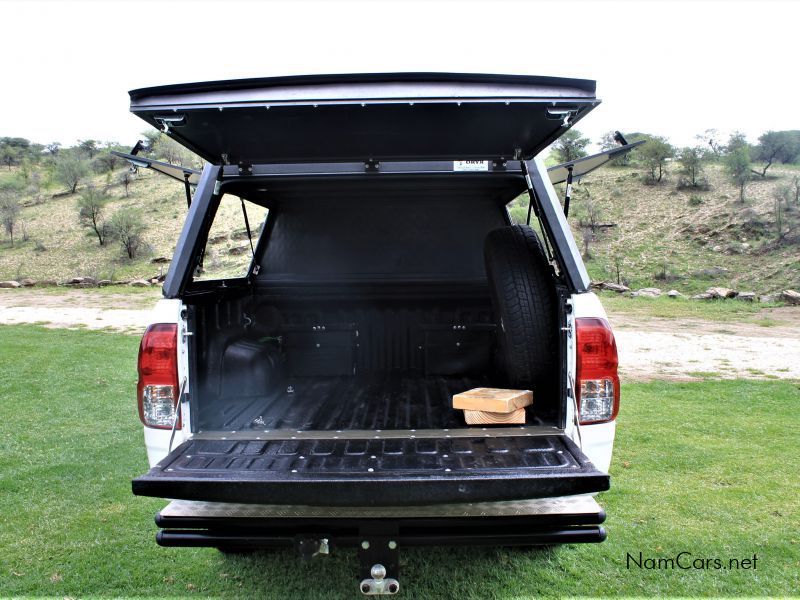 2022 Toyota Hilux Double Cab or Ford Ranger 2.2 photo 3