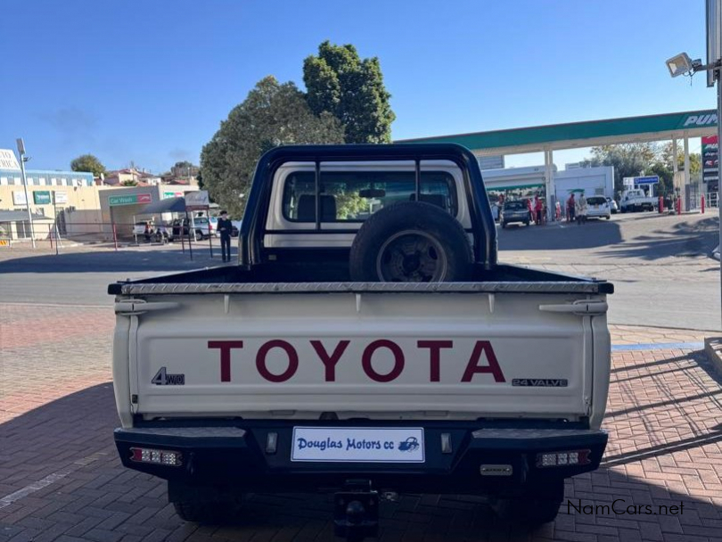 2006 Toyota Land Cruiser photo 5