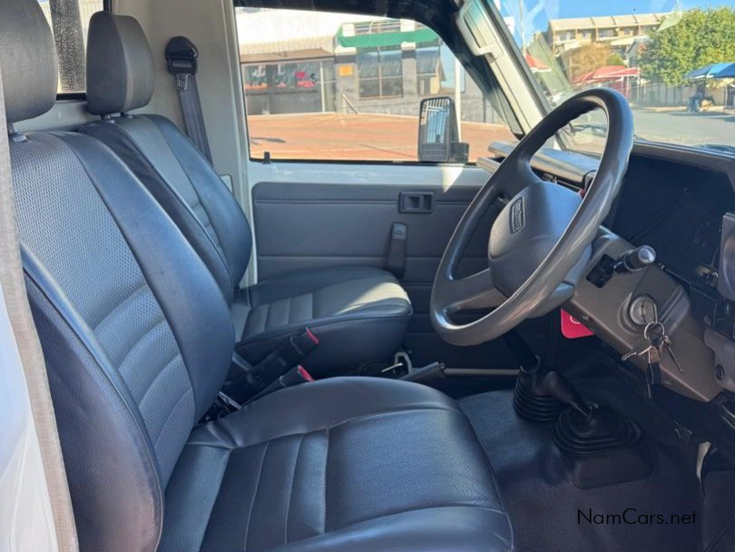 2006 Toyota Land Cruiser photo 8