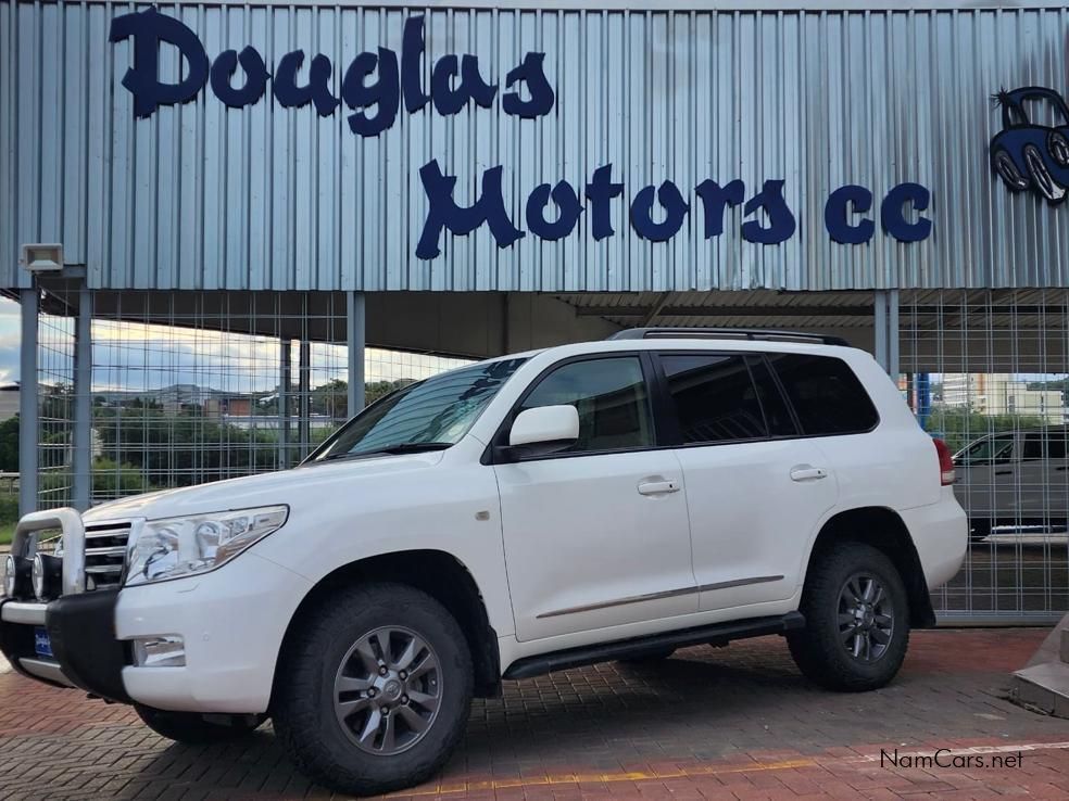 2010 Toyota Land Cruiser photo 1
