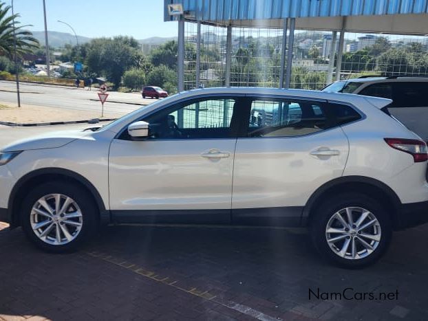 2017 Nissan Qashqai photo 2