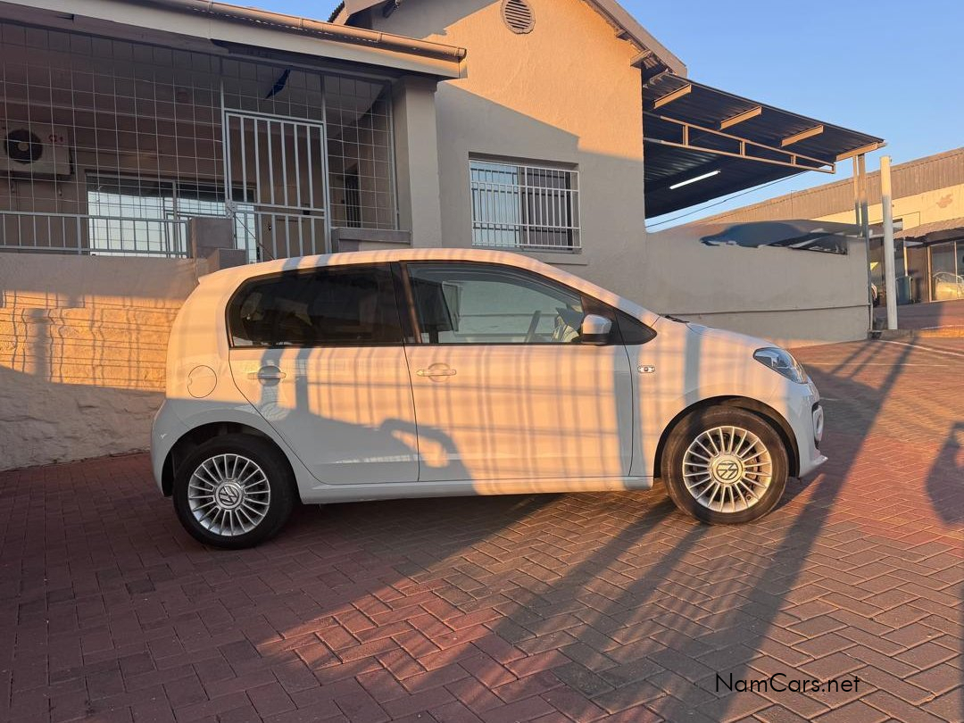 2013 Volkswagen Up photo 3