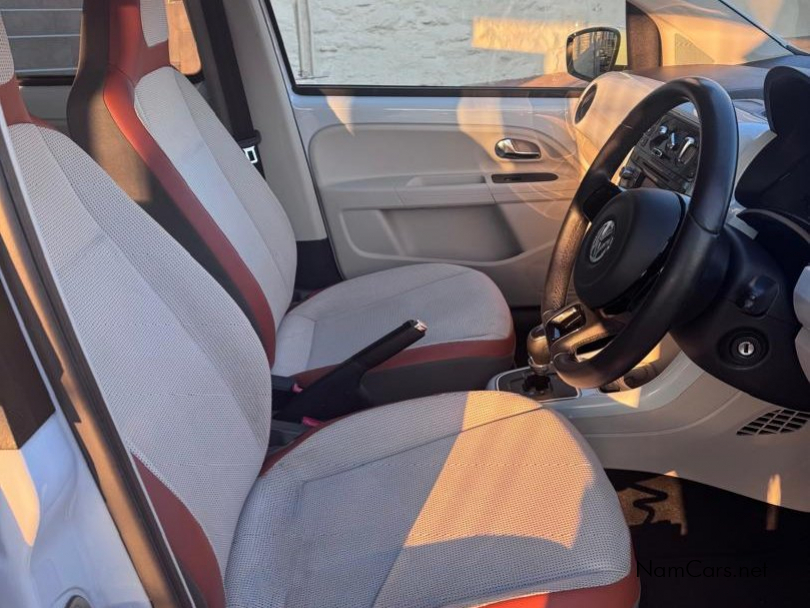 2013 Volkswagen Up photo 6