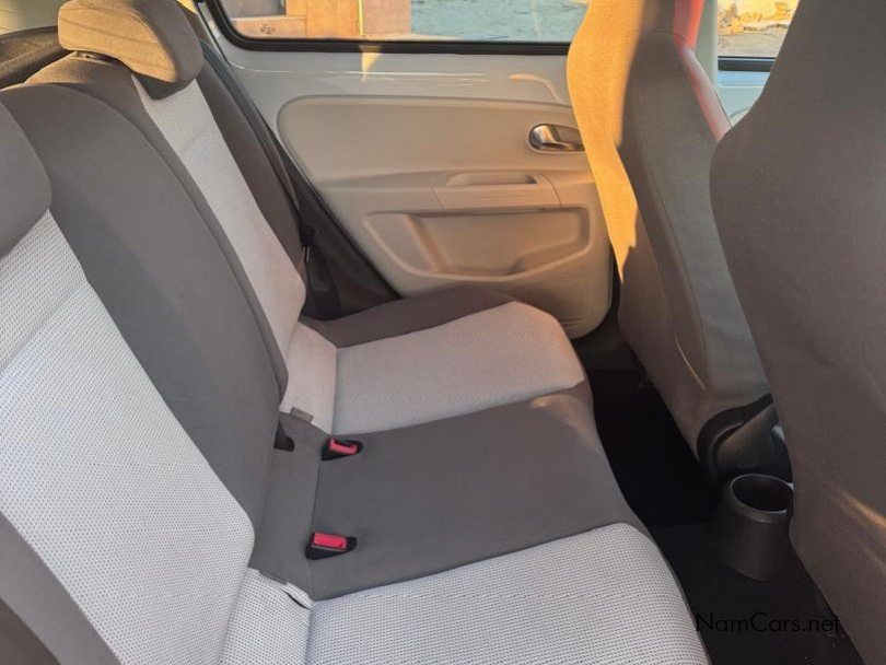 2013 Volkswagen Up photo 8