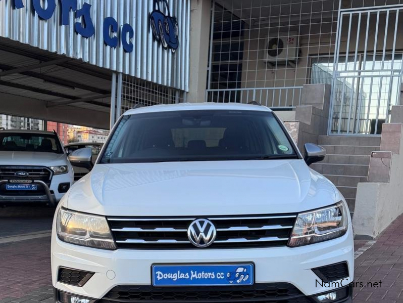 2020 Volkswagen Tiguan photo 2