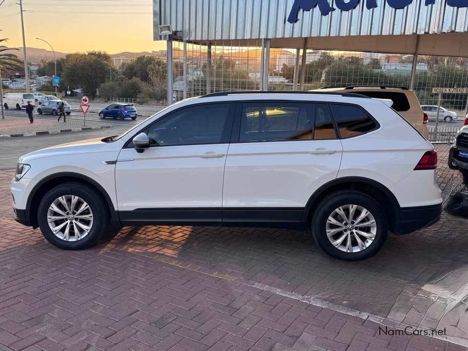 2020 Volkswagen Tiguan photo 3