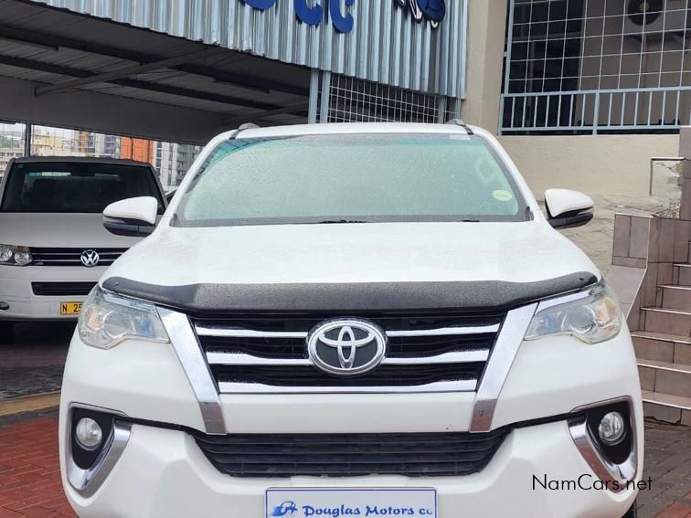 2018 Toyota Fortuner photo 2
