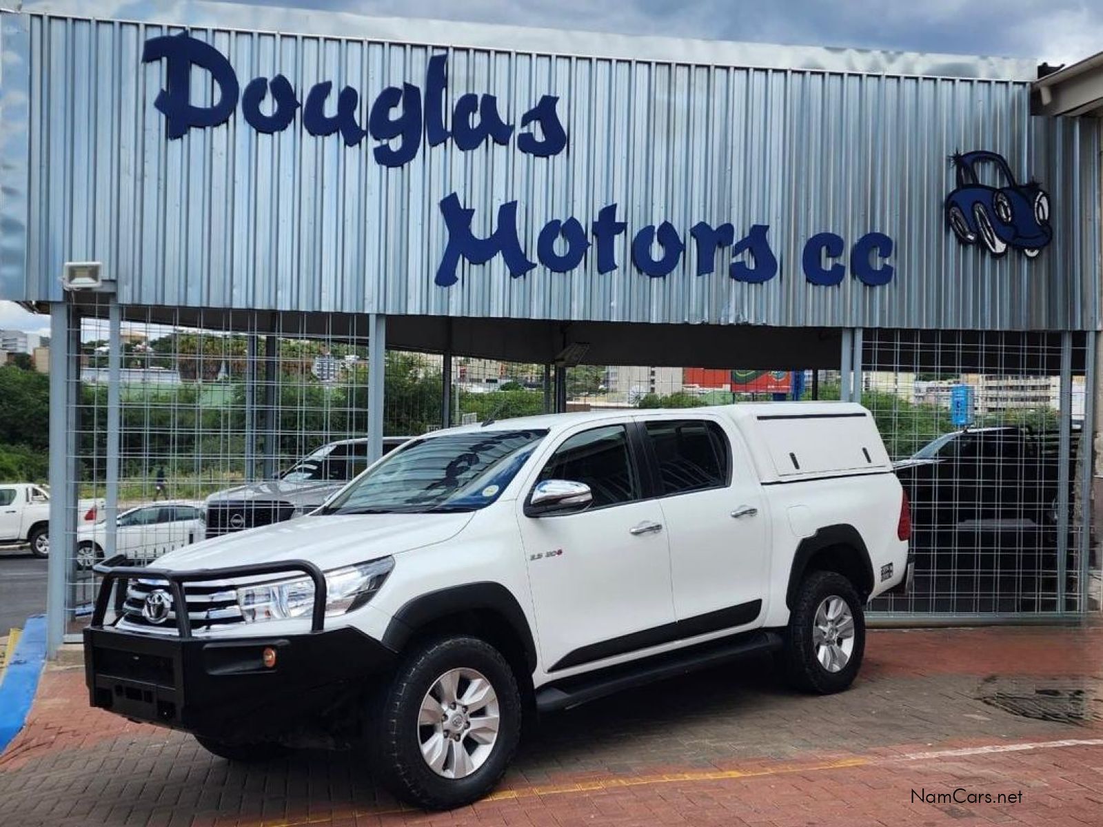 2017 Toyota Hilux photo 1