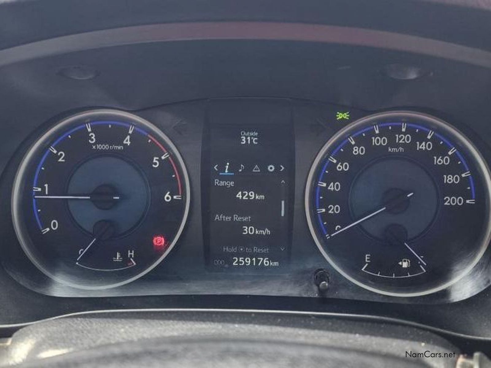 2017 Toyota Hilux photo 6
