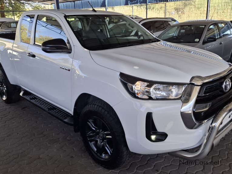 2021 Toyota Hilux photo 2