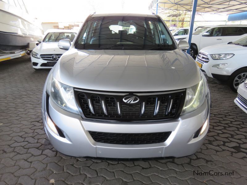 2018 Mahindra XUV500 photo 3