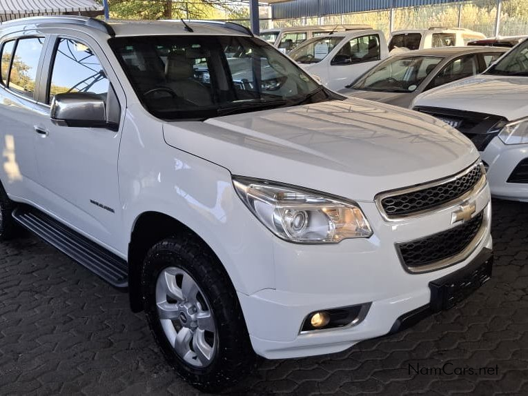 2015 Chevrolet Trailblazer photo 2