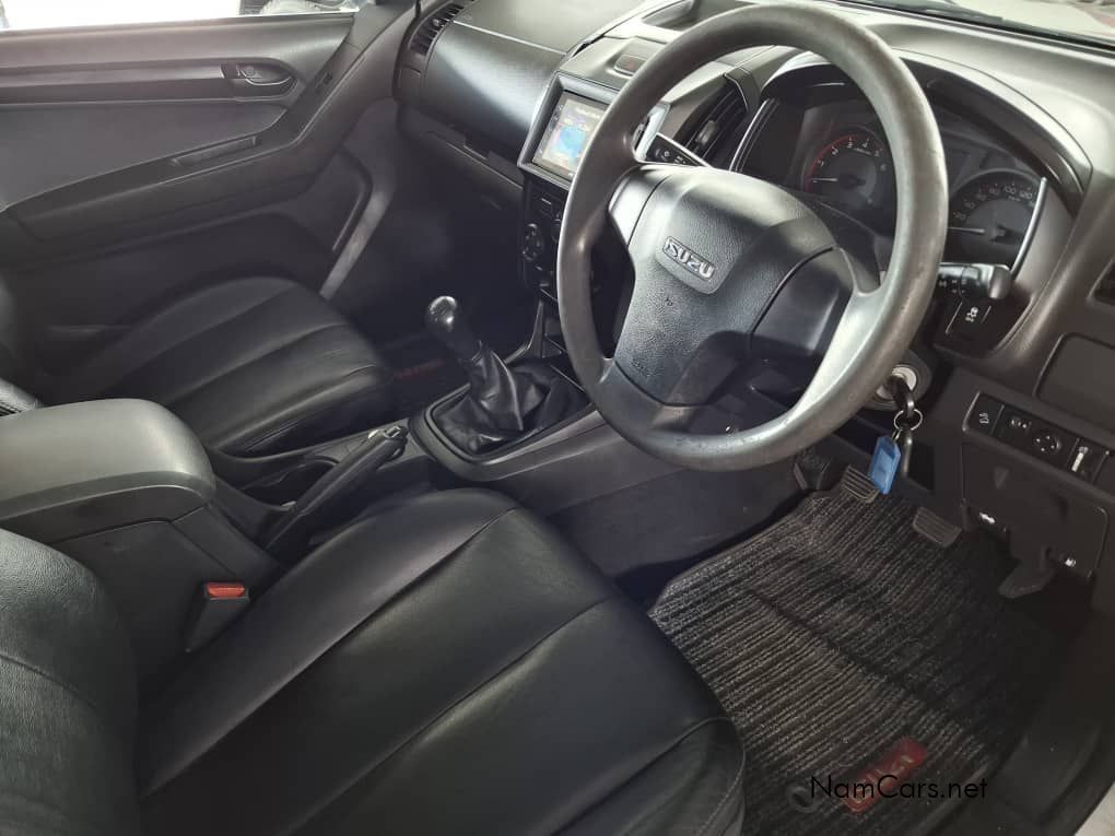 2018 Isuzu KB Series photo 8