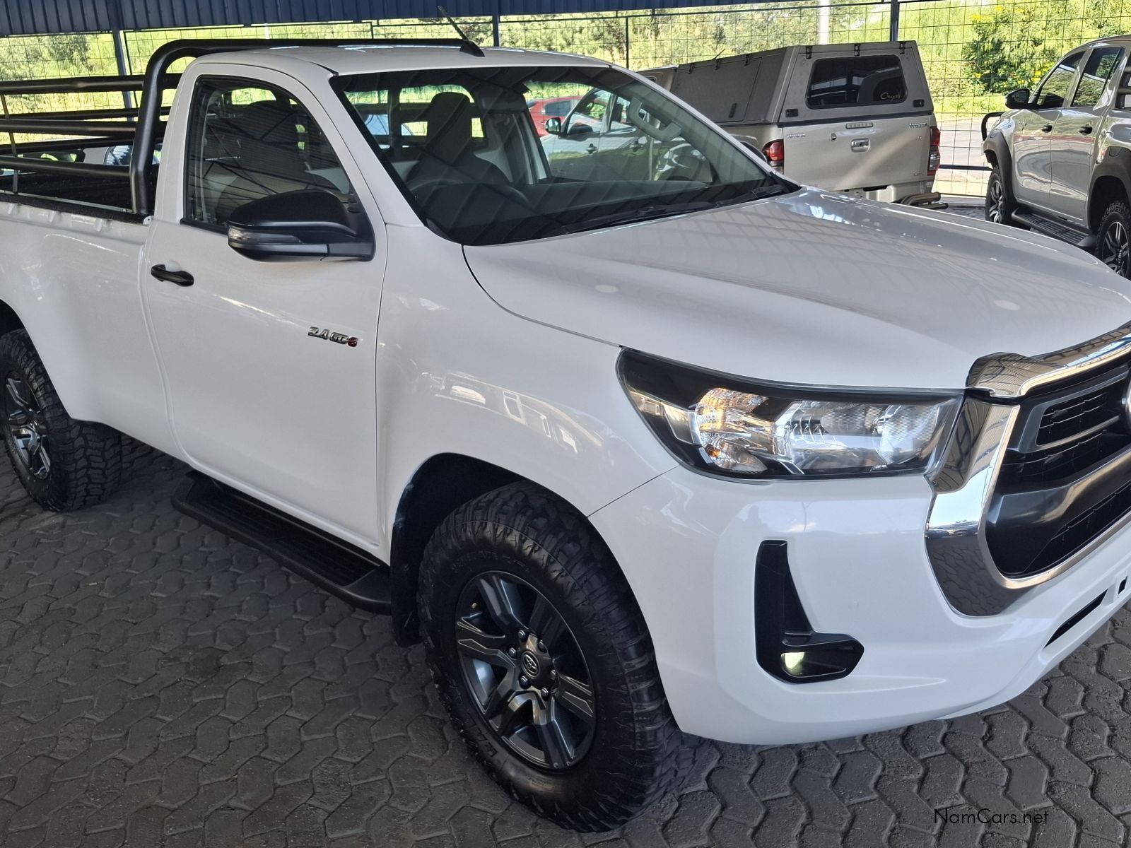 2021 Toyota Hilux photo 2