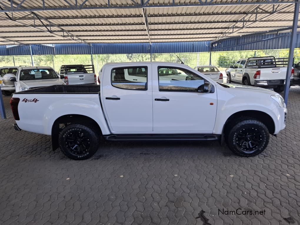 2021 Isuzu D-MAX photo 1