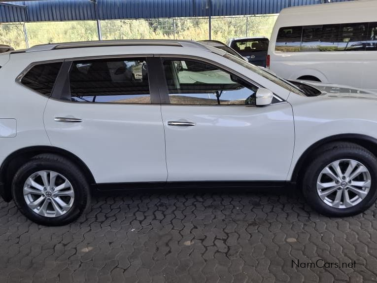 2017 Nissan X-trail photo 1