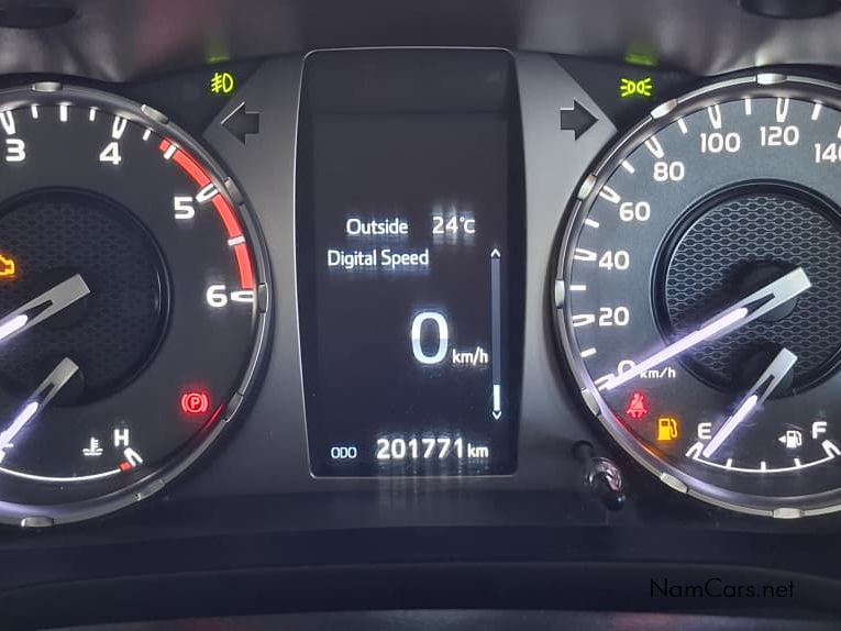 2020 Toyota Hilux photo 9