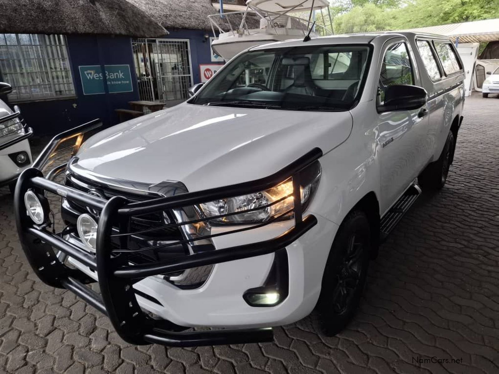 2022 Toyota Hilux photo 4