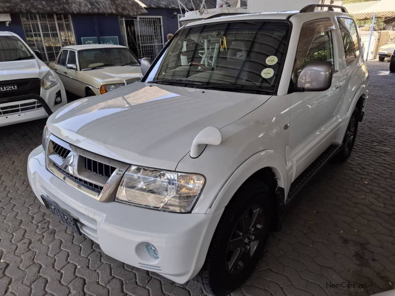 2005 Mitsubishi Pajero photo 3